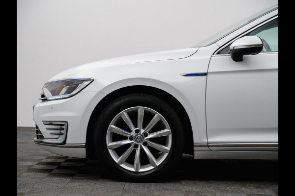 Volkswagen Passat Variant 1.4 TSI GTE 215pk Highline (panodak,keyless,navi,leer,360,sfeerverlichting)