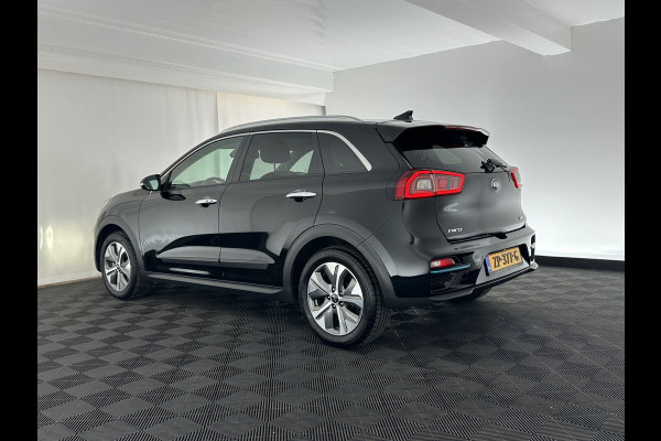 Kia e-Niro ExecutiveLine 64 kWh (INCL-BTW) Aut. *VOLLEDER | JBL-AUDIO | FULL-LED | NAVI-FULLMAP | DAB | ADAPTIVE-CRUISE | CAMERA | MEMORY-PACK | LANE-ASSIST | KEYLESS | VIRTUAL-COCKPIT | COMFORT-SEATS | 17"ALU*