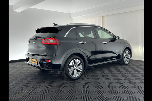 Kia e-Niro ExecutiveLine 64 kWh (INCL-BTW) Aut. *VOLLEDER | JBL-AUDIO | FULL-LED | NAVI-FULLMAP | DAB | ADAPTIVE-CRUISE | CAMERA | MEMORY-PACK | LANE-ASSIST | KEYLESS | VIRTUAL-COCKPIT | COMFORT-SEATS | 17"ALU*