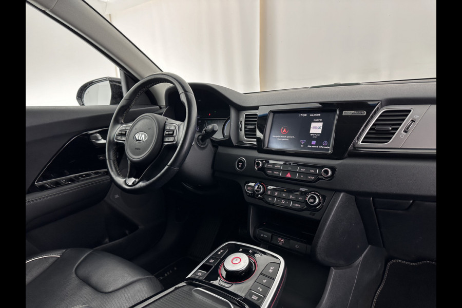 Kia e-Niro ExecutiveLine 64 kWh (INCL-BTW) Aut. *VOLLEDER | JBL-AUDIO | FULL-LED | NAVI-FULLMAP | DAB | ADAPTIVE-CRUISE | CAMERA | MEMORY-PACK | LANE-ASSIST | KEYLESS | VIRTUAL-COCKPIT | COMFORT-SEATS | 17"ALU*