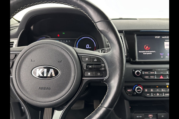 Kia e-Niro ExecutiveLine 64 kWh (INCL-BTW) Aut. *VOLLEDER | JBL-AUDIO | FULL-LED | NAVI-FULLMAP | DAB | ADAPTIVE-CRUISE | CAMERA | MEMORY-PACK | LANE-ASSIST | KEYLESS | VIRTUAL-COCKPIT | COMFORT-SEATS | 17"ALU*