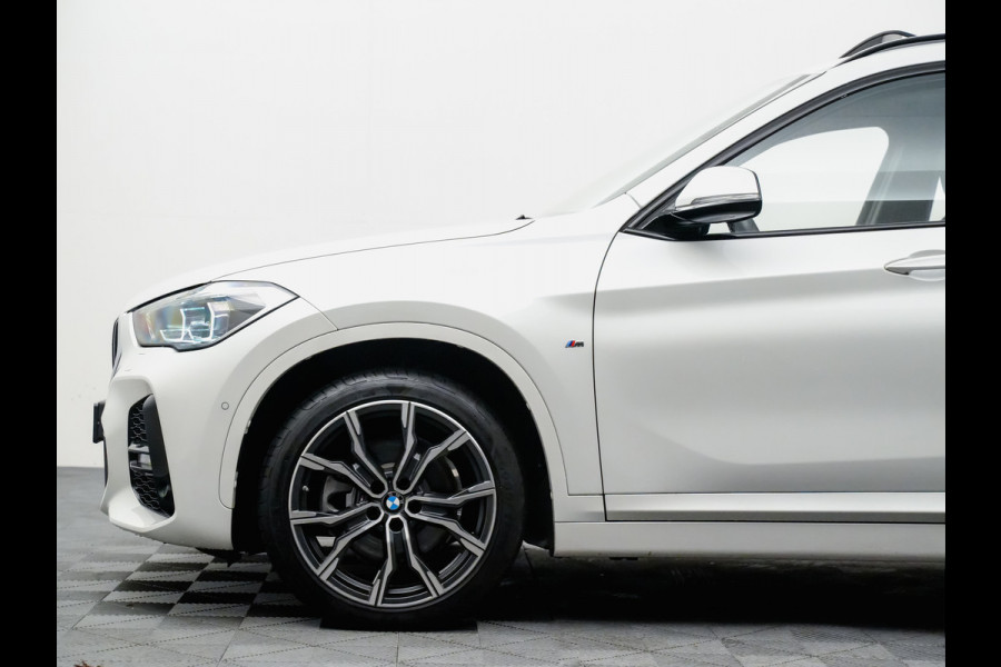 BMW X1 xDrive20i 180pk Aut M Sport High Executive (panodak,sfeerverlichting,laser)