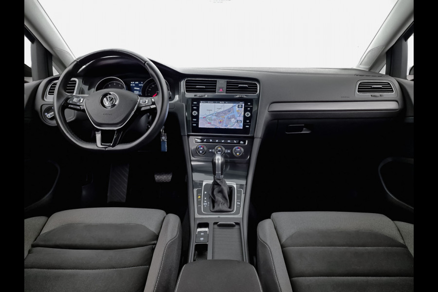 Volkswagen Golf 111pk TSI DSG/Aut7 R-line (panodak,laneassist,LED,navi,DAB,carplay)