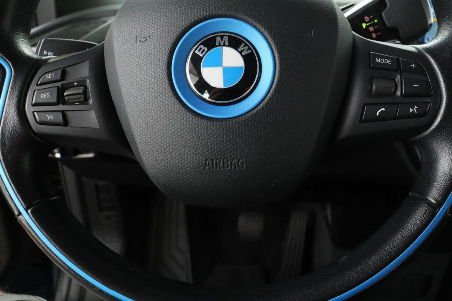 BMW i3 Basis 94Ah 33kWh | Stoelverwarming | Navigatie | Full LED | Climate control | Cruise control | Bluetooth