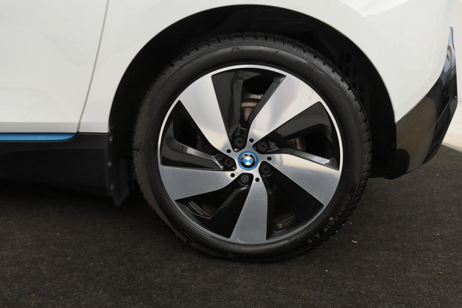 BMW i3 Basis 94Ah 33kWh | Stoelverwarming | Navigatie | Full LED | Climate control | Cruise control | Bluetooth