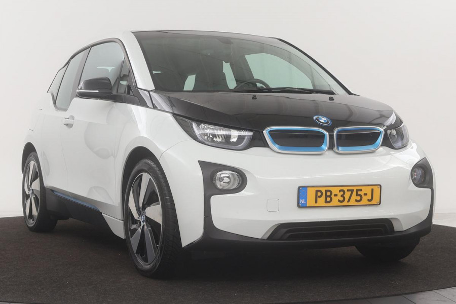 BMW i3 Basis 94Ah 33kWh | Stoelverwarming | Navigatie | Full LED | Climate control | Cruise control | Bluetooth