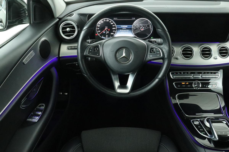 Mercedes-Benz E-Klasse 220d Lease Edition | Stoelverwarming | Widescreen | Sfeerverlichting | Head-Up | Trekhaak | Carplay | Navigatie | Full LED | Half leder | Camera