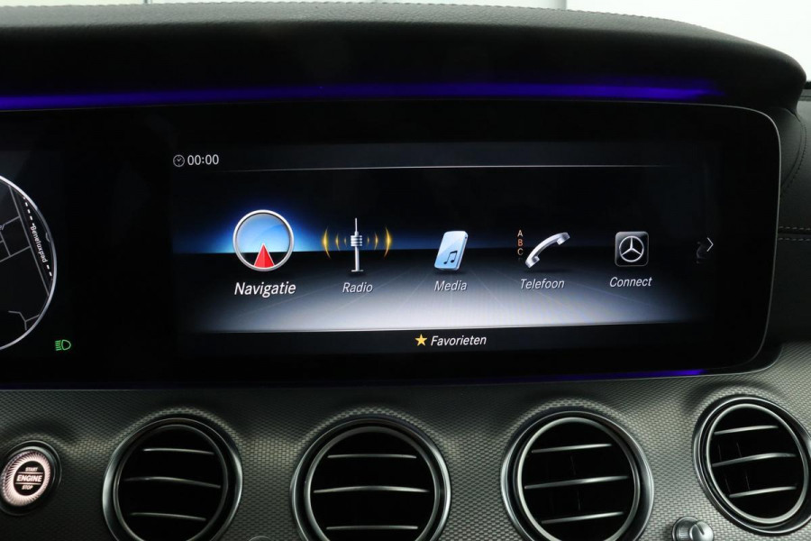 Mercedes-Benz E-Klasse 220d Lease Edition | Stoelverwarming | Widescreen | Sfeerverlichting | Head-Up | Trekhaak | Carplay | Navigatie | Full LED | Half leder | Camera