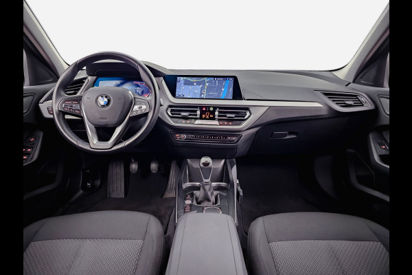 BMW 1-serie 118i Executive 5drs (camera,virtual cockpit, navi,carplay,keyless,LED,park assist)