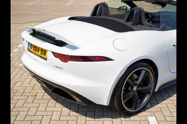 Jaguar F-Type 2.0T 300pk R-Dynamic (1e eigenaar, full carbon, nieuwstaat)