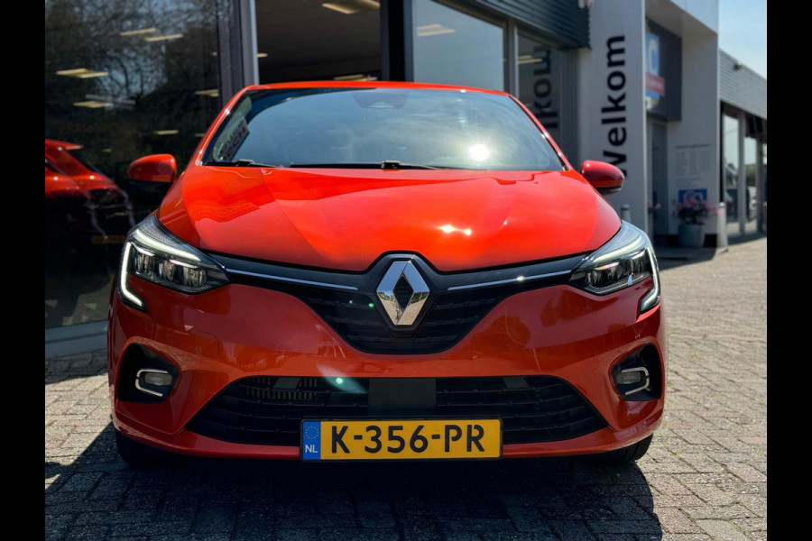 Renault Clio TCe 100 Intens LM 17'' / Groot navi / Parkeersensoren & camera / Full LED / Keyless