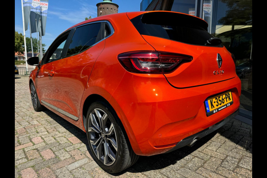 Renault Clio TCe 100 Intens LM 17'' / Groot navi / Parkeersensoren & camera / Full LED / Keyless