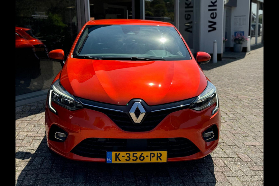 Renault Clio TCe 100 Intens LM 17'' / Groot navi / Parkeersensoren & camera / Full LED / Keyless