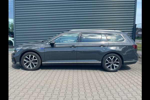 Volkswagen Passat Variant 1.4 TSI GTE Plug in Hybrid PHEV | Panodak | Adaptive Cruise | Alcantara Sportstoelen | Apple Carplay | IQ Light | Keyless |