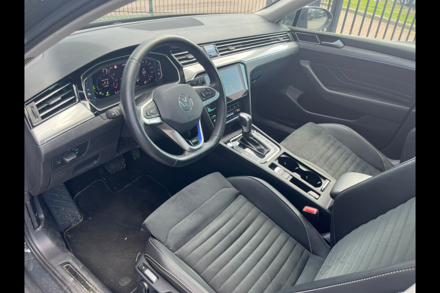 Volkswagen Passat Variant 1.4 TSI GTE Plug in Hybrid PHEV | Panodak | Adaptive Cruise | Alcantara Sportstoelen | Apple Carplay | IQ Light | Keyless |