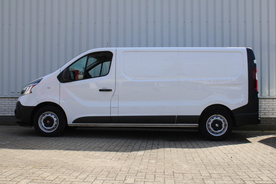 Renault Trafic 2.0 dCi 120PK L2H1 Comfort | Navi | Airco | Trekhaak | Cruise | Parkeersensoren | Volledig betimmerd |