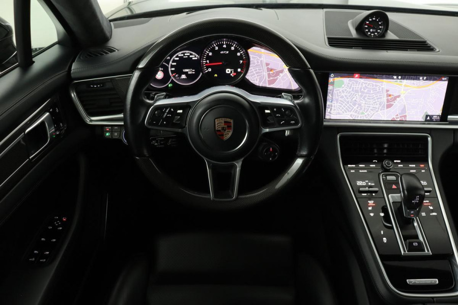 Porsche Panamera 4.0 GTS | Adaptive Cruise | SportChrono | 18-weg stoelen | Panoramadak | BOSE | Carbon | Camera | Head-up | Stoel & Stuurverwarming | Matrix LED | Leder