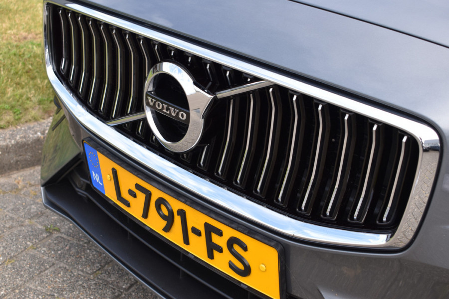 Volvo V60 B3 177PK Automaat Inscription | Trekhaak | ACC | Blis | Panoramadak | H&K | Camera | Stoelverwarming | Leder