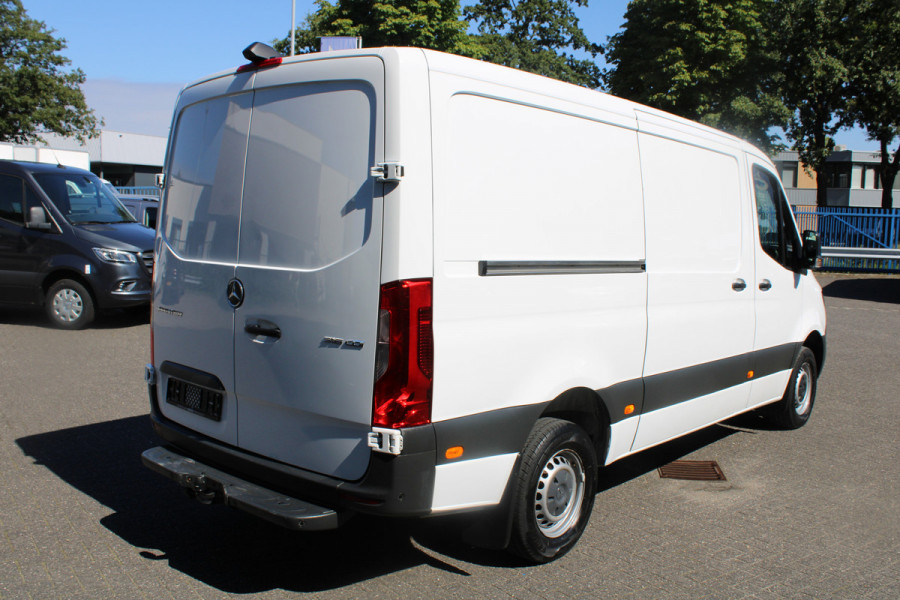 Mercedes-Benz Sprinter 316 CDI L2H1 EURO VI-D MBUX navigatie met camera en parkeerhulp, Spoorassyst, Etc.