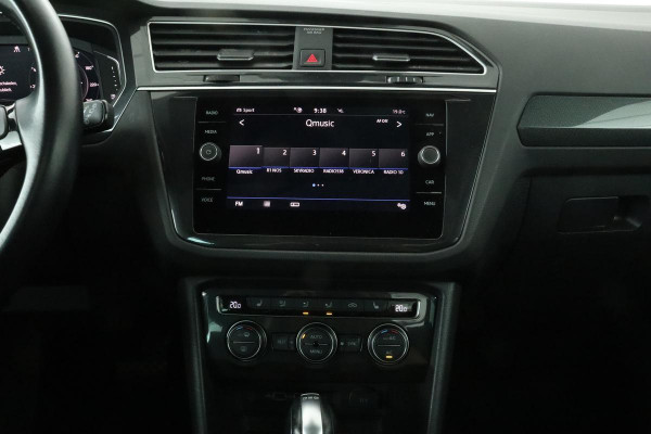 Volkswagen Tiguan 1.5 TSI R-Line | Panoramadak | Dynaudio | Stoelverwarming | Keyless | Carplay | Adaptive cruise | Active Info | Velours | Full LED