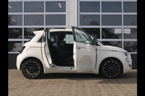 Fiat 500E 3+1 Icon 42 kWh | Uit voorraad leverbaar | Pack Winter | 17" | Style Pack | Subsidie € 2.000,- *