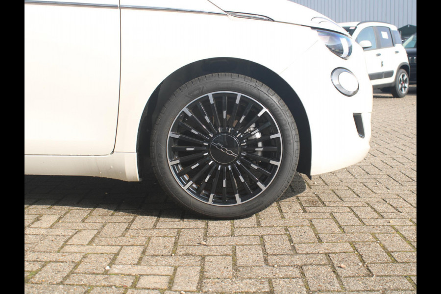 Fiat 500E 3+1 Icon 42 kWh | Uit voorraad leverbaar | Pack Winter | 17" | Style Pack | Subsidie € 2.000,- *