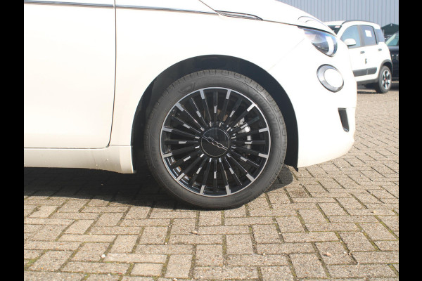 Fiat 500E 3+1 Icon 42 kWh | Uit voorraad leverbaar | Pack Winter | 17" | Style Pack | Subsidie € 2.000,- *