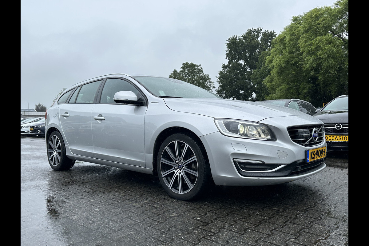 Volvo V60 2.4 D5 Twin Engine Summum Technology-Pack Aut. *PANO| BI-XENON | VOLLEDER | NAVI-FULLMAP | CAMERA | ECC | PDC | CRUISE | MEMORY | LANE-ASSIST*