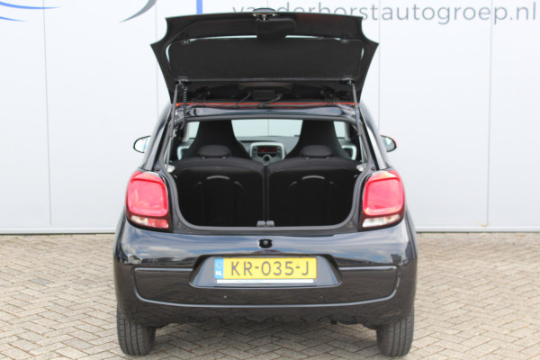 Citroën C1 1.0-70pk e-VTi Selection. Wegenbelasting slechts 23,- per mnd. ! Airco, 5drs., metallic lak, centrale portiervergr., USB aansluiting etc.