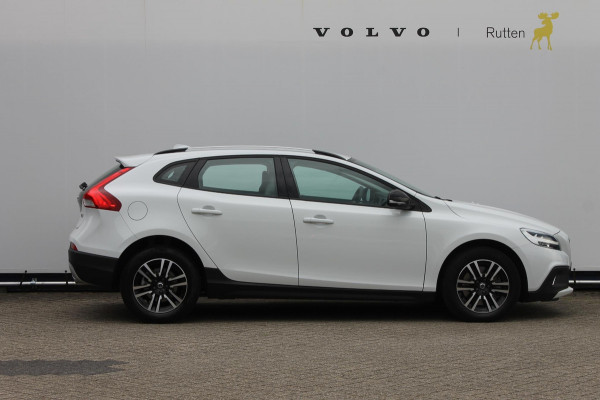 Volvo V40 Cross Country 1.5 T3 Edition+