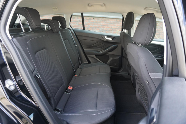 Ford FOCUS Wagon 1.0 100PK Rijklaarprijs incl.garantie All-Season banden.