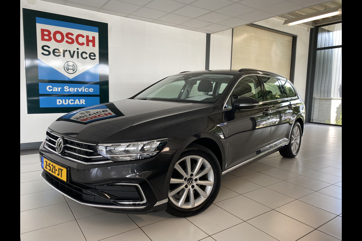 Volkswagen Passat Variant 1.4 TSI PHEV GTE Business Achteruitrij camera/ / Dodehoek detectie