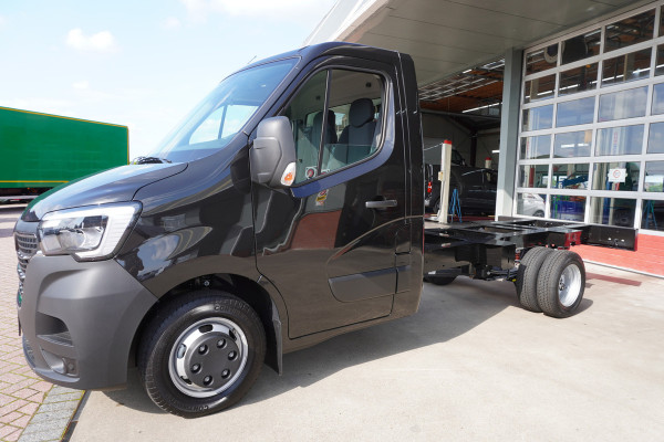 Renault Master T35 2.3 dCi 165PK L3 Chassis Cabine Dubbellucht Nr. V205 | Airco | Cruise | Navi | Trekgewicht 3500KG