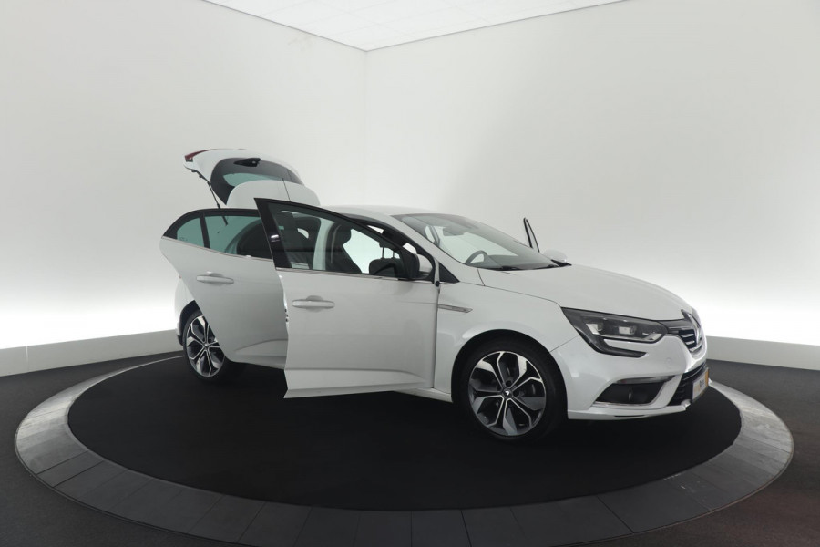 Renault Mégane TCe 130 GT-Line | Navigatie | Stoelverwarming | Parkeersensoren