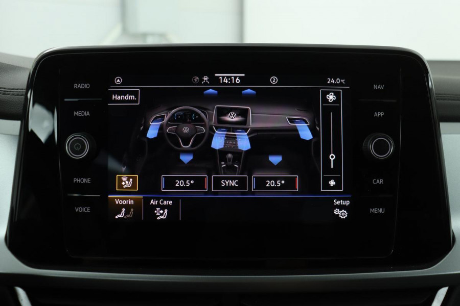 Volkswagen T-Roc 1.5 TSI Style | DSG | Adaptive cruise | Carplay | Climate control | PDC | Full LED | Digital Cockpit | Getint glas