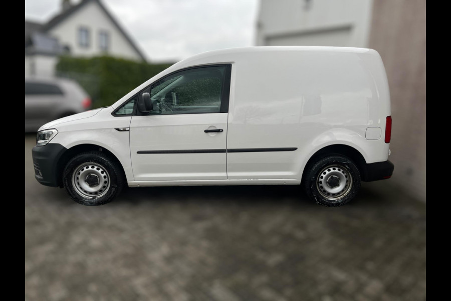 Volkswagen Caddy 2.0 TDI L1H1 BMT Highline AUTOMAAT / TREKHAAK / CARPLAY / VERW. VOORRUIT / 4-SEASONBAND / NAVI