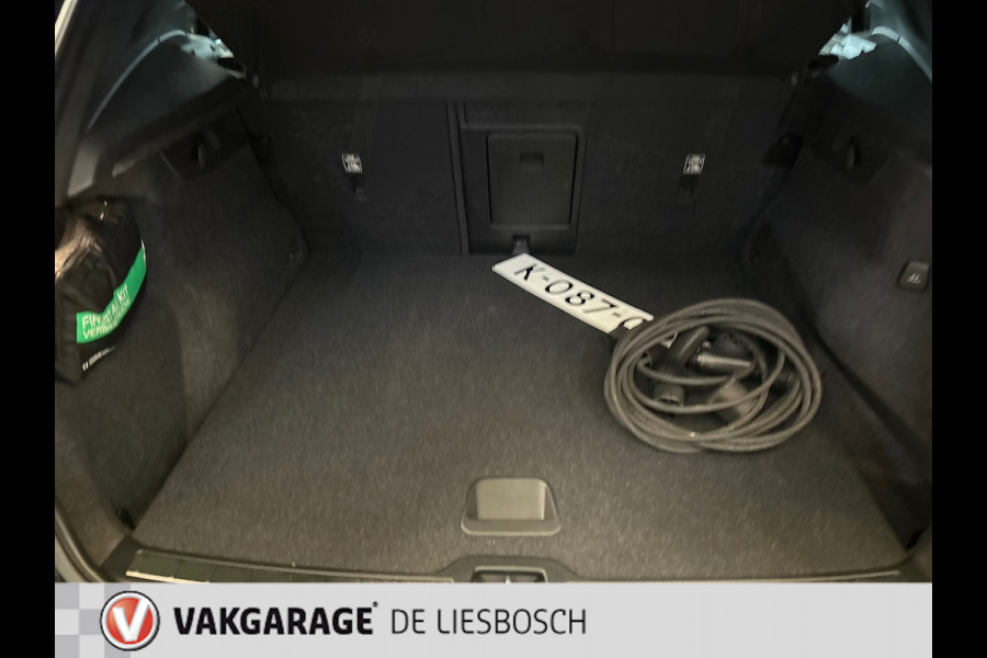 Volvo XC40 1.5 T5 Recharge R-Design,navi,camera,elec klep,boeken,trekhaak,leder