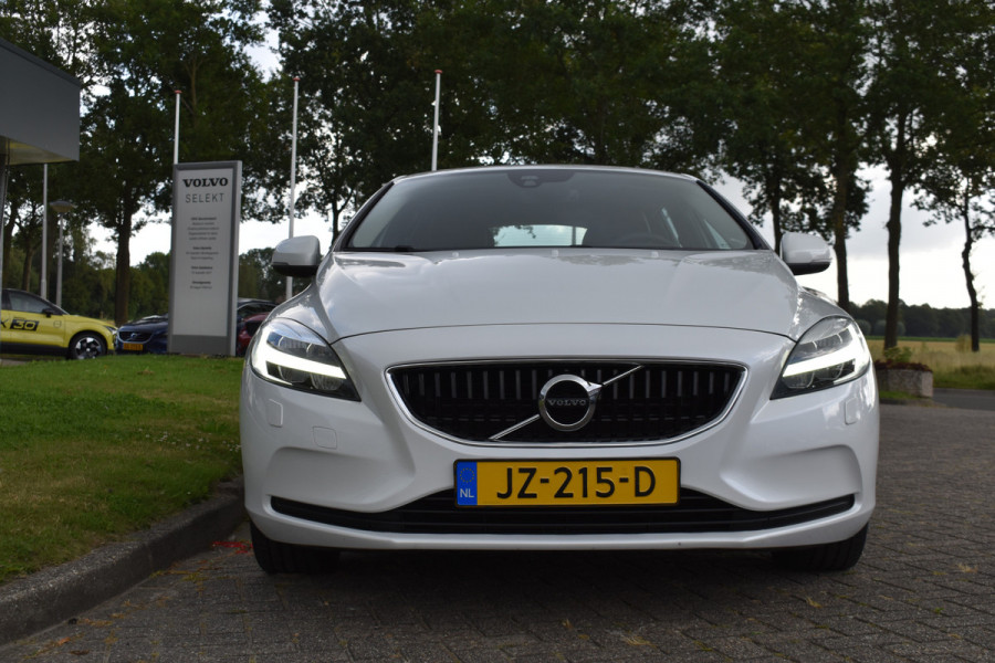 Volvo V40 T2 123PK Momentum | Stoelverwarming | Navigatie | Carkit | Voorruit verwarming | 16"LMV