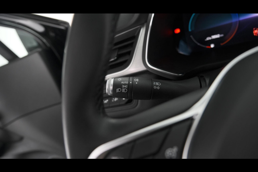 Renault Captur 1.6 E-Tech Plug-in Hybrid 160 Business | Camera | Apple Carplay | 9.3 Inch Groot Scherm | Allseason Banden | Parkeersensoren