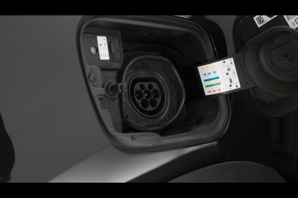 Renault Captur 1.6 E-Tech Plug-in Hybrid 160 Business | Camera | Apple Carplay | 9.3 Inch Groot Scherm | Allseason Banden | Parkeersensoren