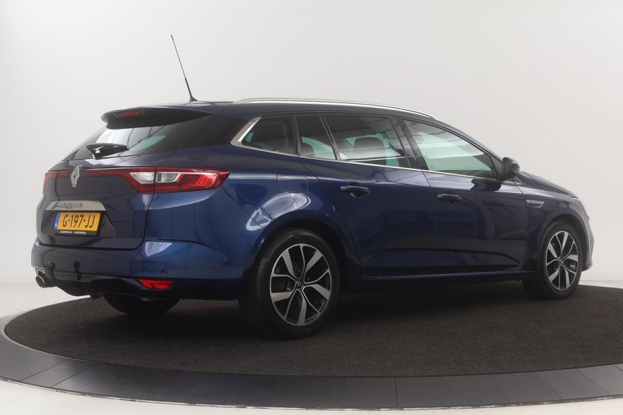 Renault Mégane 1.3 TCe Bose | Head-up | Trekhaak | Full LED | Camera | Park Assist | Carplay | Half leder | Navigatie | Bluetooth