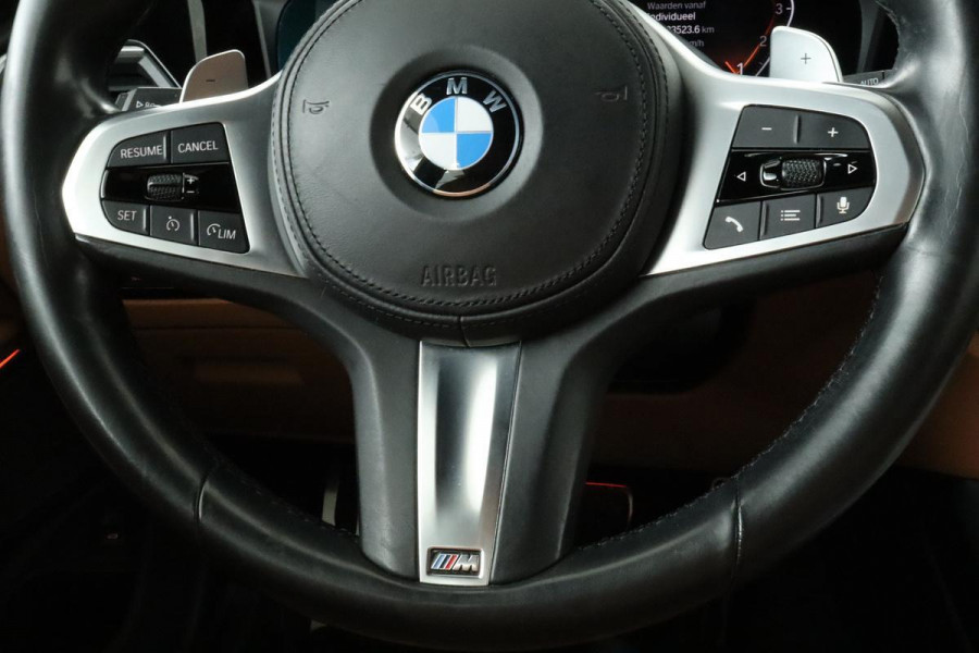 BMW 3-serie 330i M-Sport | Leder | Head-Up | Harman/Kardon | Stoelverwarming | Sfeerverlichting | Live Cockpit | DAB | Sportstoelen | Cruise control | Park Assist | Carplay