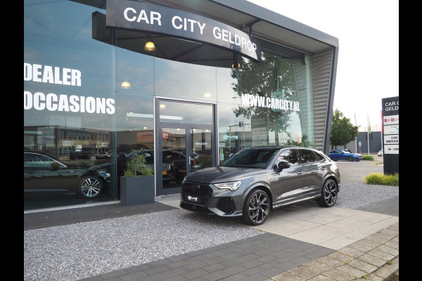 Audi RS Q3 Sportback / RS Stoelen / Sonos / Pano / 360 / Adaptive / Keyless / Ambient / Carbon / Blind spot