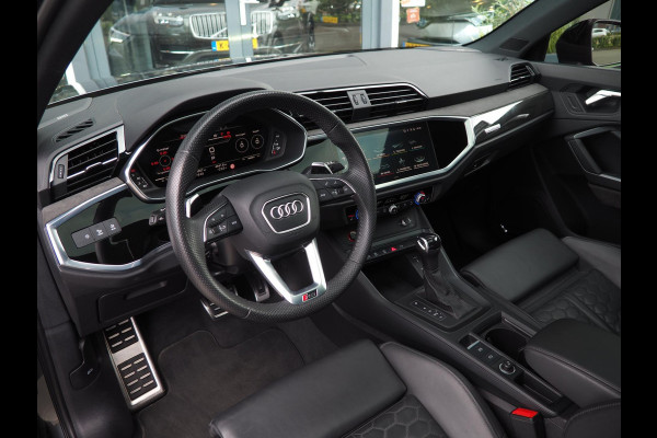 Audi RS Q3 Sportback / RS Stoelen / Sonos / Pano / 360 / Adaptive / Keyless / Ambient / Carbon / Blind spot