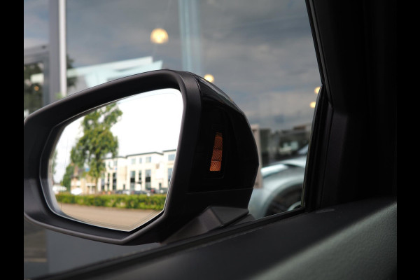 Audi RS Q3 Sportback / RS Stoelen / Sonos / Pano / 360 / Adaptive / Keyless / Ambient / Carbon / Blind spot