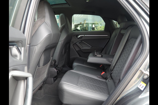 Audi RS Q3 Sportback / RS Stoelen / Sonos / Pano / 360 / Adaptive / Keyless / Ambient / Carbon / Blind spot