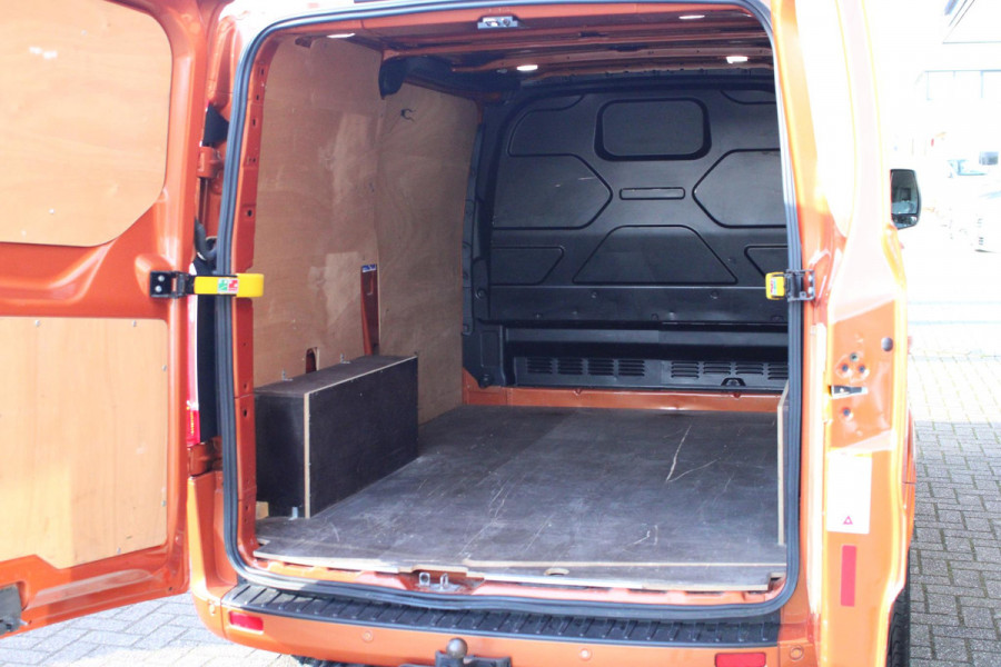 Ford Transit Custom 290 2.0 TDCI L1H1 Sport | 185pk Automaat | Achteruitrij camera | Winter pakket | Trekhaak