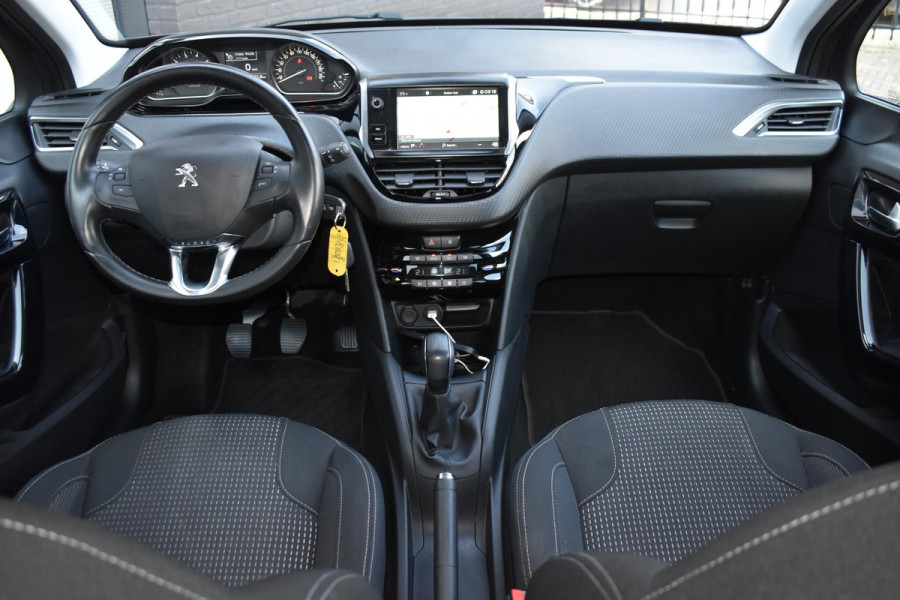 Peugeot 208 1.2 PureTech 82PK Allure Sky Navi | Camera | Panorama | Incl. garantie