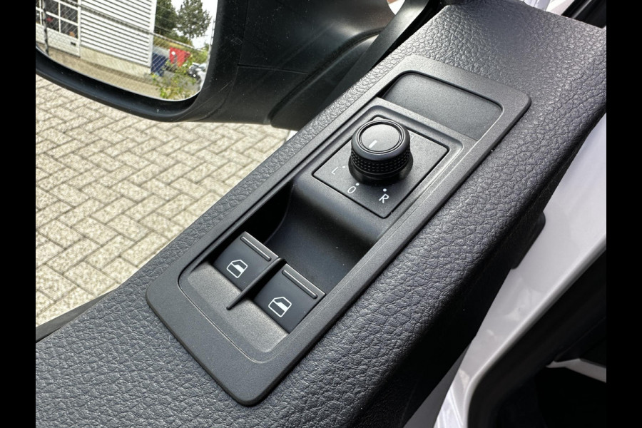 Volkswagen Transporter L2H1 150PK Automaat 2x schuifdeur Airco Navi Carplay Cruise Parkeersensoren