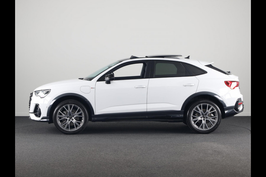 Audi Q3 Sportback 45 TFSI e S-Line 245 pk S-tronic | Verlengde garantie | Panoramadak | Navigatie | Parkeersensoren (Park assist) | Rondomzicht camera | Lichtmetalen velgen 20" |